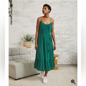 BNWT RW&CO Green Midi Dress